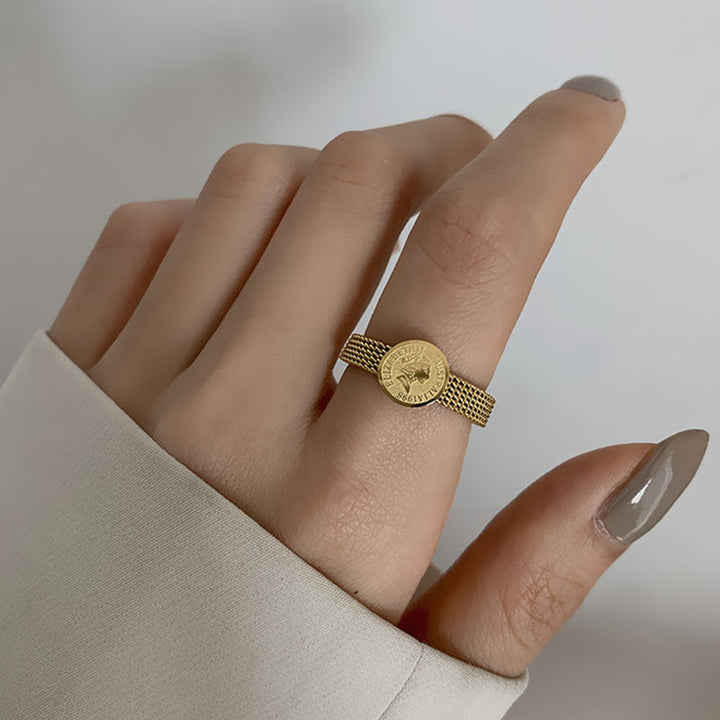 Fashion twist geometric round ring