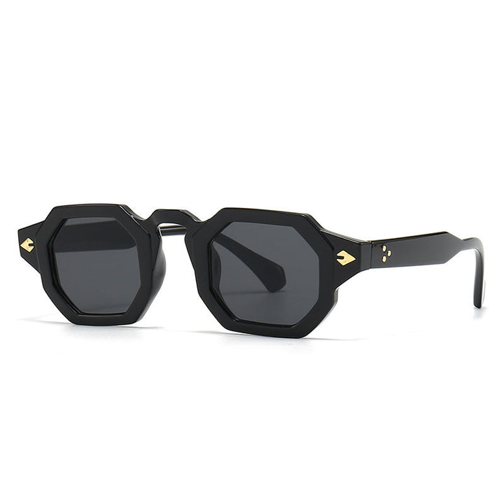 Trendy Street Photo Retro Sunglasses With Modern Charm