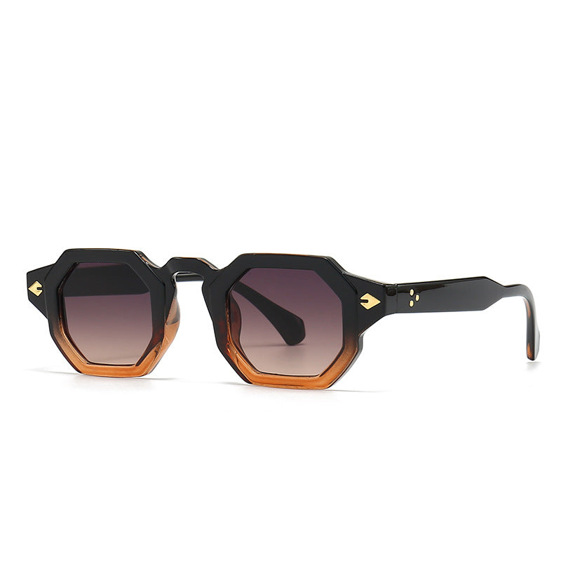 Trendy Street Photo Retro Sunglasses With Modern Charm